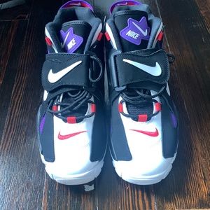 Nike Air Barrage Mid QS